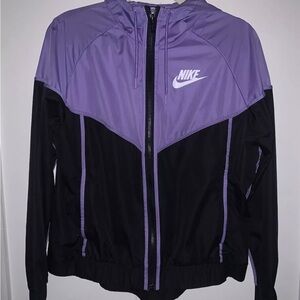 NIKE runner hooded PURPLE/BLACK jacket size MEDIUM